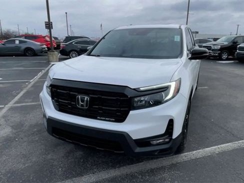Used 2025 Honda Ridgeline Black Edition image 5