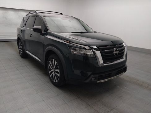 Used 2022 Nissan Pathfinder Platinum w/ Cargo Package FWD image 13