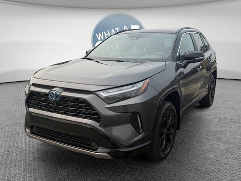 Used 2023 Toyota RAV4 XSE AWD/4WD image 8