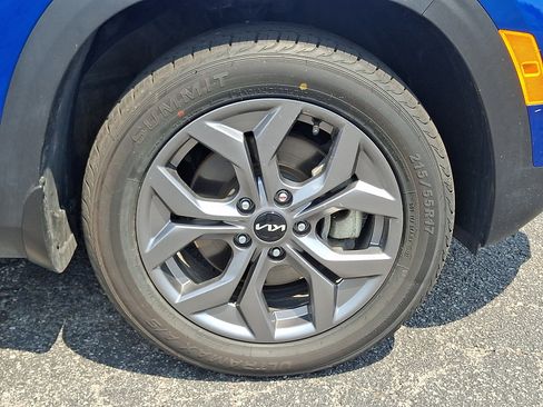 Used 2024 Kia Seltos LX AWD/4WD image 8