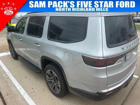 Used 2024 Jeep Wagoneer 4WD w/ Premium Group I image 8