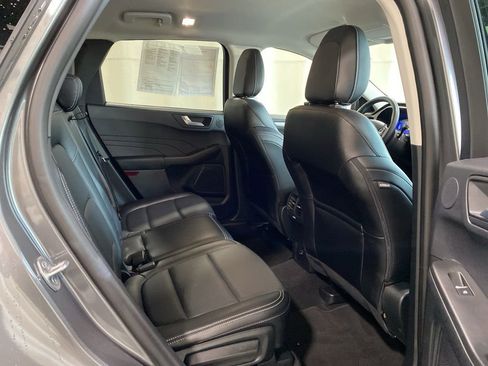 Used 2022 Ford Escape SEL w/ Technology Package AWD/4WD image 12