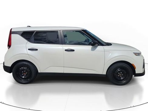 Used 2021 Kia Soul LX FWD image 8