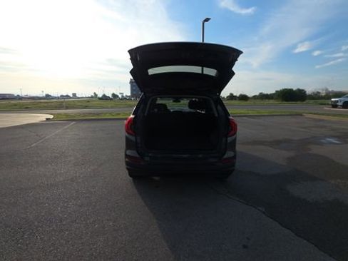 Used 2020 GMC Terrain SLE w/ Driver Convenience Package FWD image 26