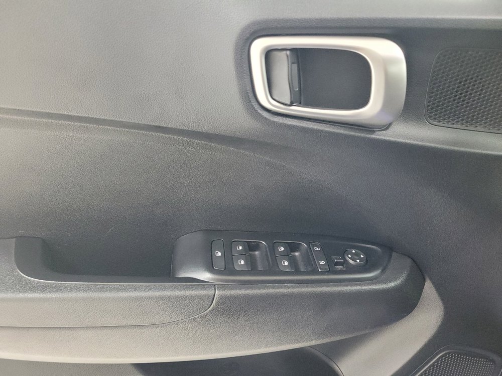 Used 2025 Hyundai Venue SEL FWD image 27