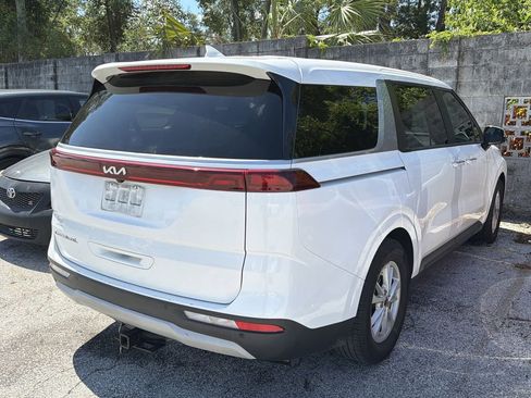Used 2022 Kia Carnival LX FWD image 8