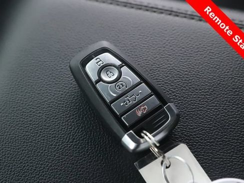 Used 2025 Ford F150 Lariat AWD/4WD image 3
