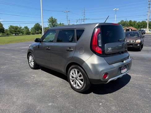 Used 2018 Kia Soul + FWD image 9