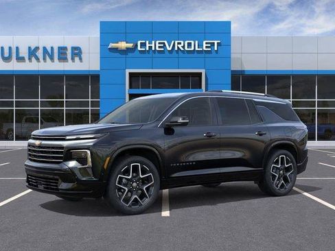 New 2026 Chevrolet Traverse High Country image 2