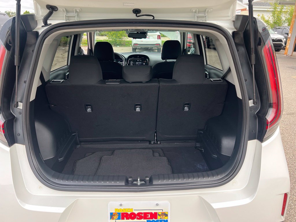 Certified 2023 Kia Soul S FWD image 11