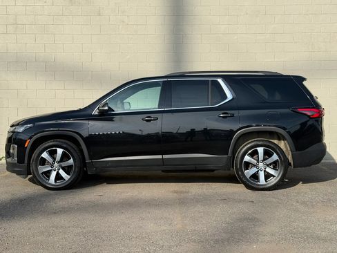 Used 2023 Chevrolet Traverse LT w/ LT Premium Package AWD/4WD image 2