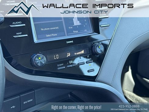 Used 2020 Toyota Camry SE FWD image 23