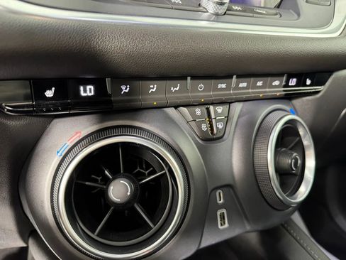 Used 2020 Chevrolet Blazer LT w/ Sound & Technology Package FWD image 22