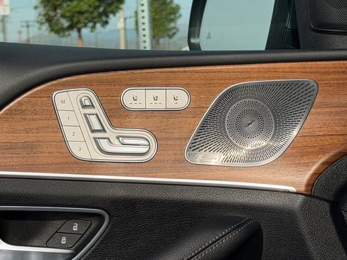 Used 2025 Mercedes-Benz GLS 450 4MATIC image 18