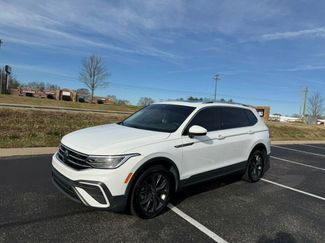 Used 2022 Volkswagen Tiguan SE w/ Panoramic Sunroof Package video 1