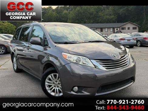 Used 2014 Toyota Sienna XLE FWD image 1