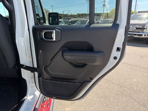 Used 2024 Jeep Wrangler Unlimited Sport AWD/4WD image 20