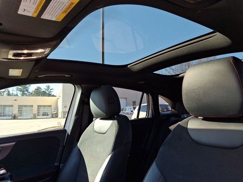 Used 2024 Mercedes-Benz GLA 250 4MATIC image 15