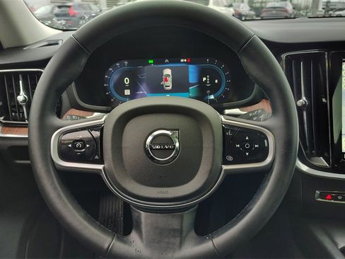 Certified 2025 Volvo V60 B5 Cross Country Plus image 12