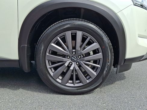 Certified 2023 Nissan Pathfinder SL w/ SL Premium Package AWD/4WD image 10
