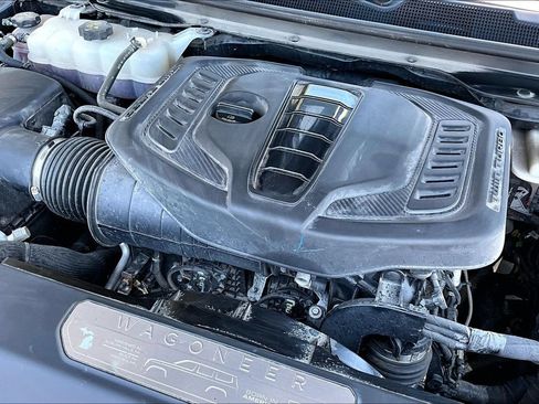 Used 2023 Jeep Wagoneer Series II AWD/4WD image 32