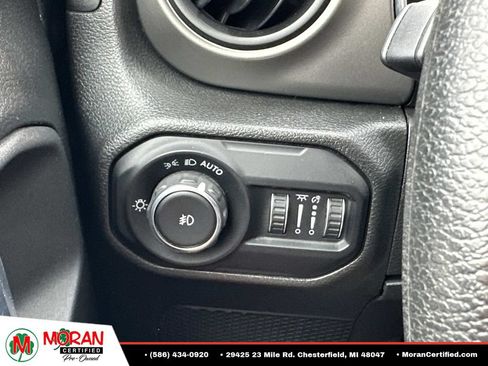Used 2022 Jeep Wrangler Sport AWD/4WD image 15