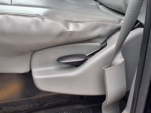 Used 2011 Ford E-250 and Econoline 250 Extended w/ PWR Group image 4