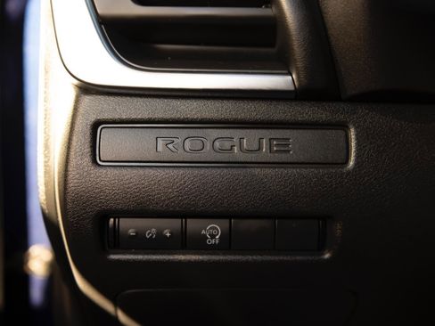 Used 2023 Nissan Rogue S AWD/4WD image 13