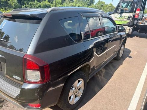 Used 2014 Jeep Compass Latitude FWD image 5