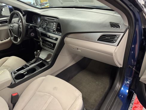 Used 2016 Hyundai Sonata SE FWD image 11
