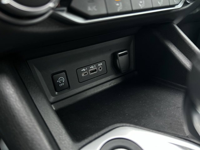 Used 2025 Nissan Sentra SV FWD image 35