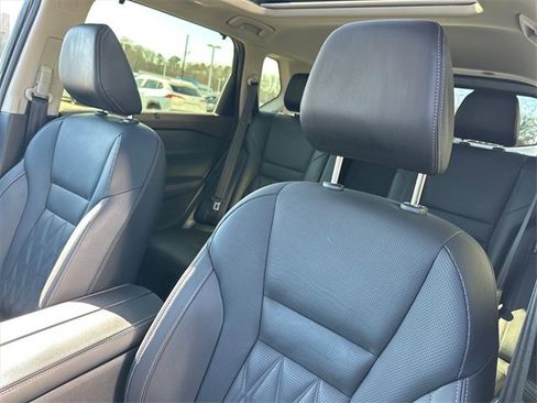 Used 2023 Nissan Rogue Platinum w/ Platinum Premium Package image 18