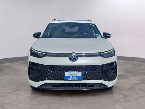 Certified 2026 Volkswagen Tiguan SE R-Line AWD/4WD image 2