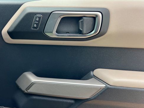 Used 2023 Ford Bronco Wildtrak image 21