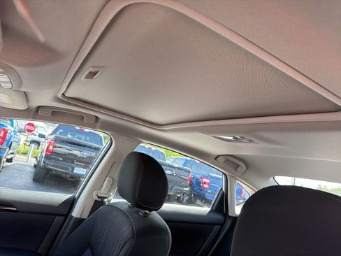 Used 2019 Nissan Sentra SV w/ Special Edition Package FWD image 9