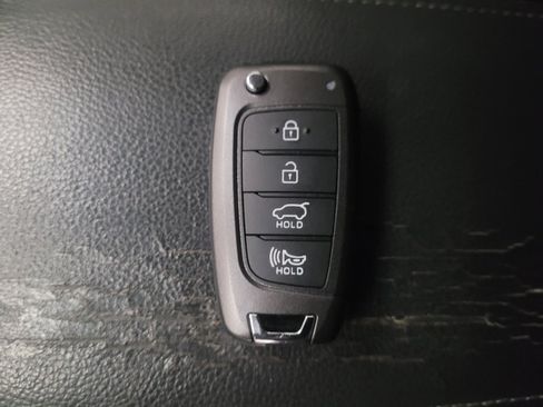 Used 2018 Hyundai Elantra GT FWD image 32
