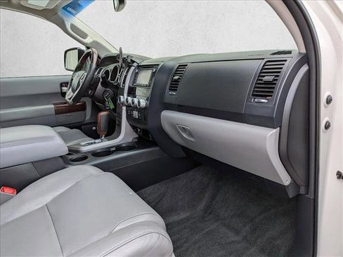 Used 2014 Toyota Sequoia Platinum AWD/4WD image 23