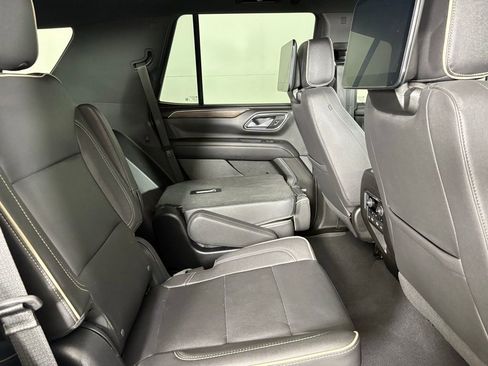 Used 2023 Chevrolet Tahoe Premier w/ Premium Package 2 AWD/4WD image 17