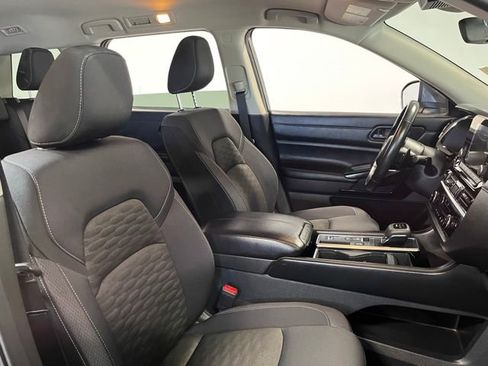 Used 2024 Nissan Pathfinder SV FWD image 10