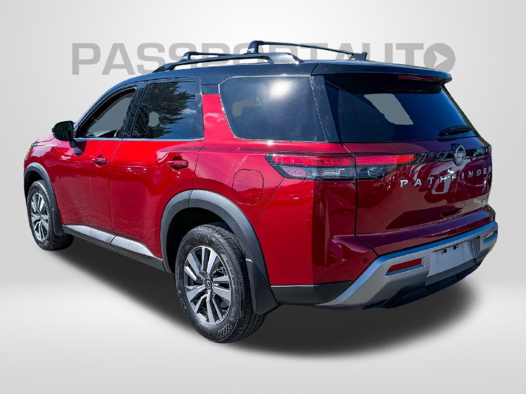 Used 2024 Nissan Pathfinder SL FWD image 3