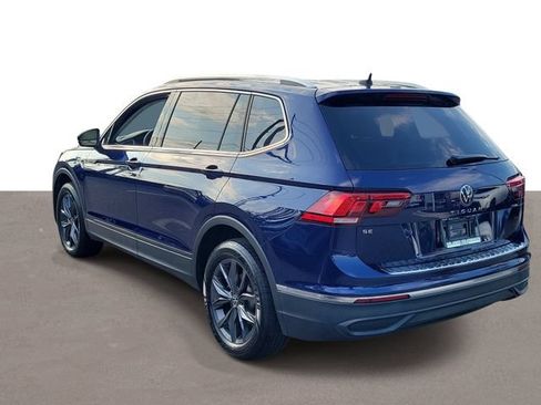 Certified 2023 Volkswagen Tiguan SE w/ Panoramic Sunroof Package FWD image 3