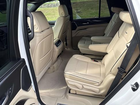 Used 2023 Cadillac Escalade Premium Luxury w/ Performance Package AWD/4WD image 10