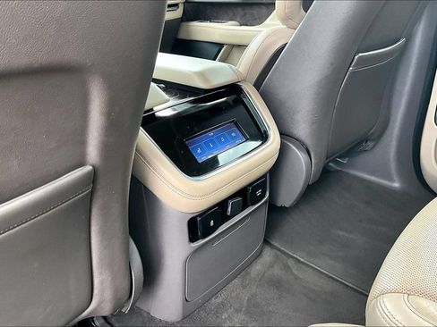 Used 2022 Lincoln Navigator Reserve AWD/4WD image 32