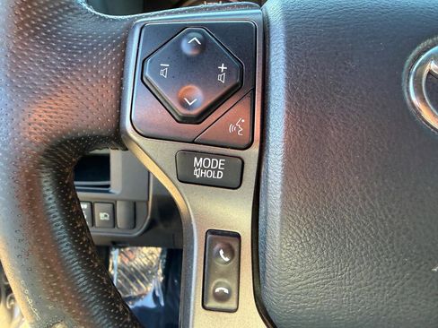 Used 2019 Toyota Tacoma TRD Off-Road w/ Technology Package image 14