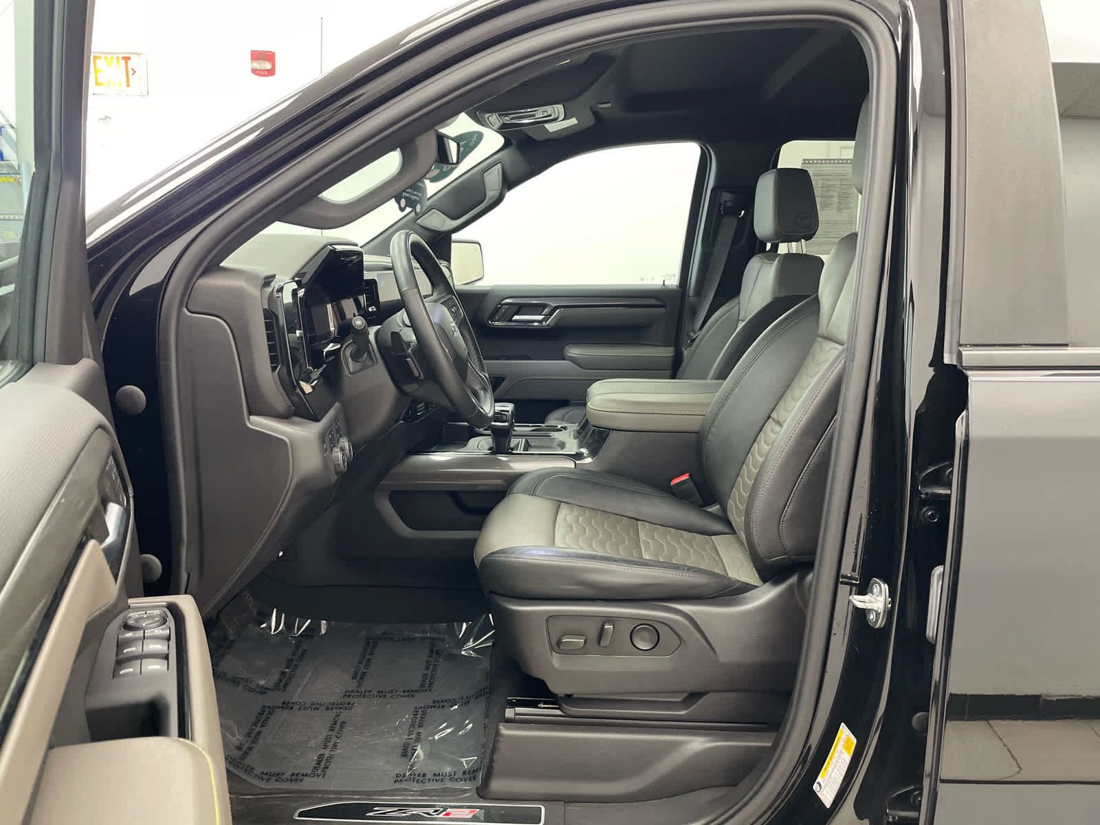 Used 2024 Chevrolet Silverado 1500 ZR2 AWD/4WD image 10