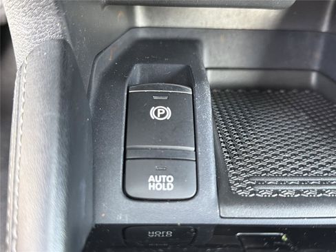 Used 2023 Nissan Kicks SV FWD image 9