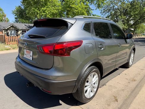 Used 2018 Nissan Rogue Sport SV AWD/4WD image 5