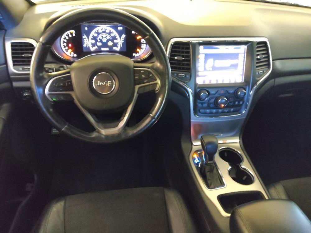 Used 2018 Jeep Grand Cherokee Altitude RWD image 22