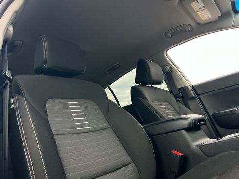 Used 2019 Kia Sportage LX w/ LX Popular Package image 17