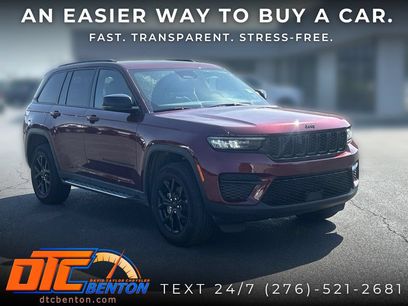 Used 2025 Jeep Grand Cherokee Altitude